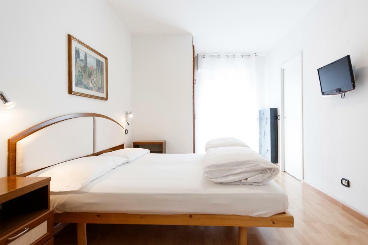 Hotel Sole Holiday Arco Luaran gambar